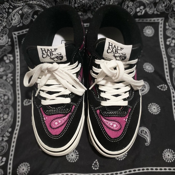 Half Cabs - Picture 3 of 3